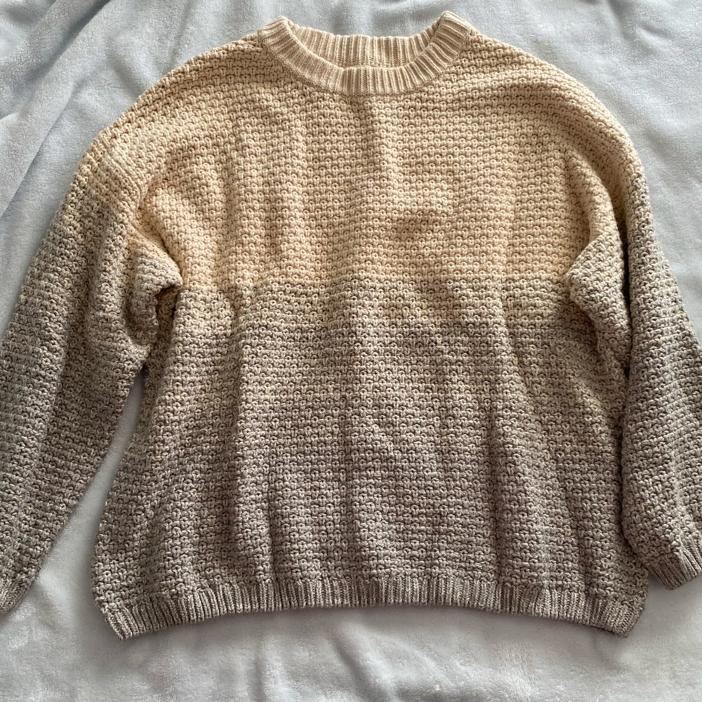 Universal thread sweater. Tan/grey ombré color. Size 1X